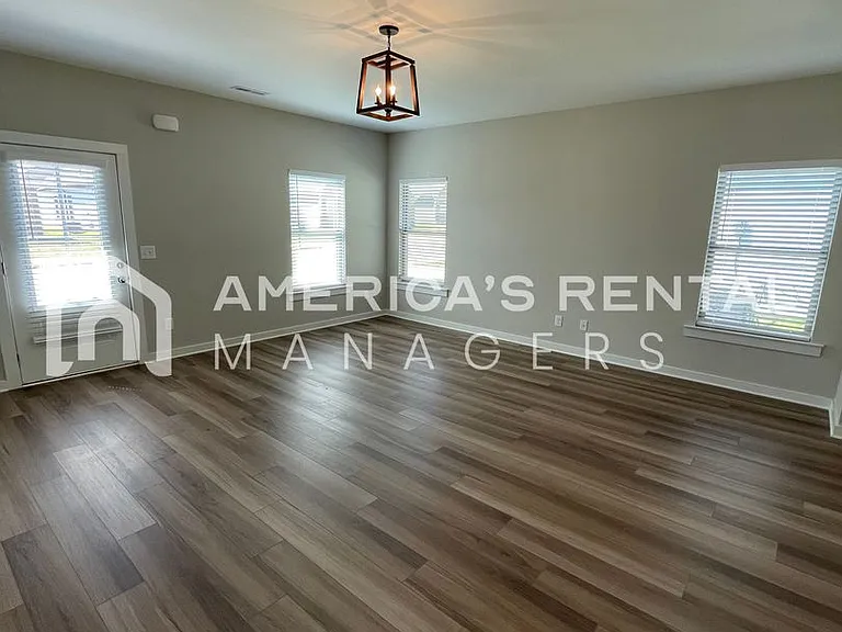 2132 Ellsworth Loop Rd — Photo 6