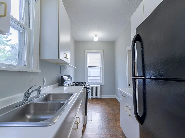 1435 Washington St NE — Photo 6
