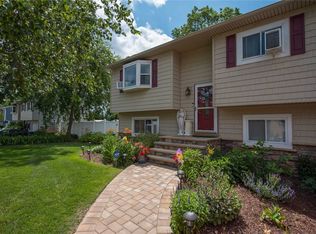 396 Manhattan Ave, West Babylon, NY 11704
