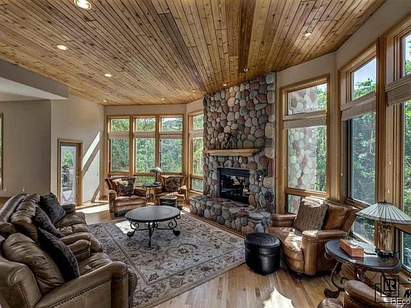 5th image of 3040 Temple Knoll
