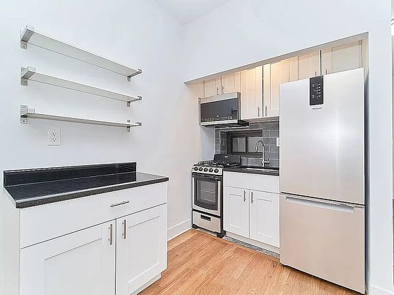 3rd image of 133 E 17th St #5AA