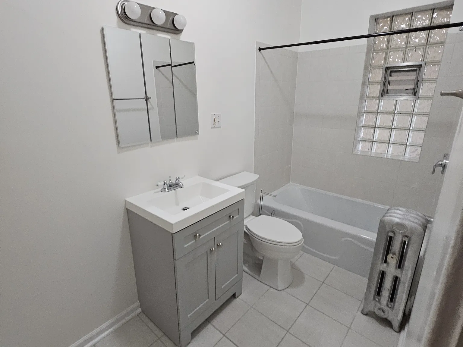 1 bed, 850 sqft, $1,575 — Photo 2