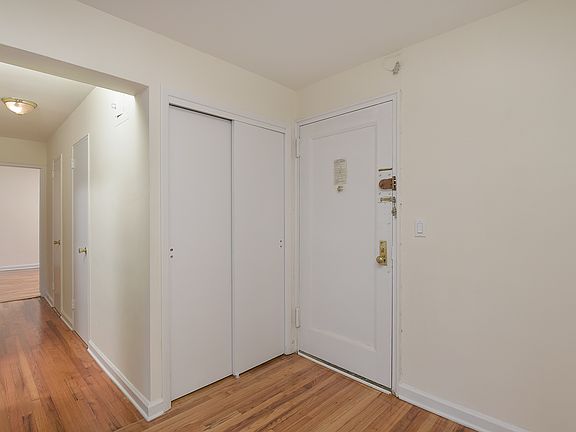 5th image of 2244 Bronx Park E APT 4H
