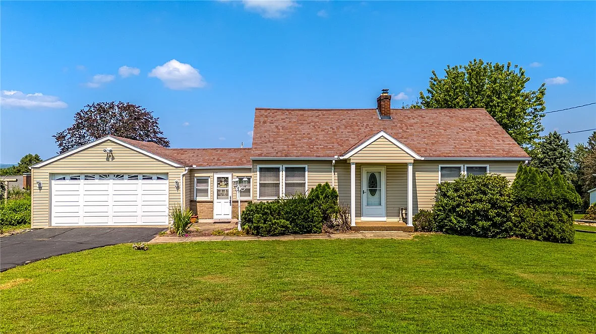 1342 Armstrong Dr photo 1