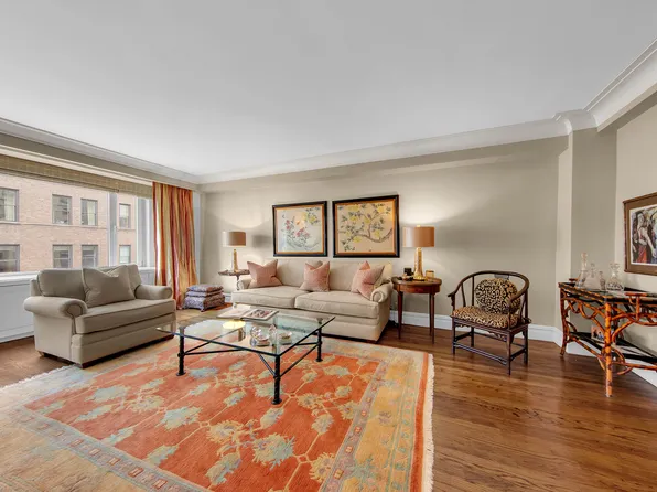 1056 5th Avenue image 1 of 9