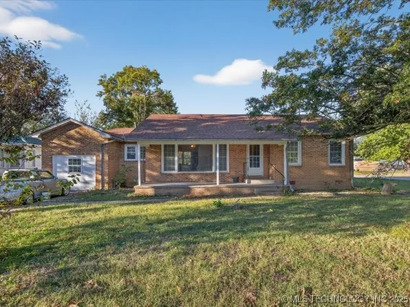 406 W Ironman Ave, Nowata, OK 74048