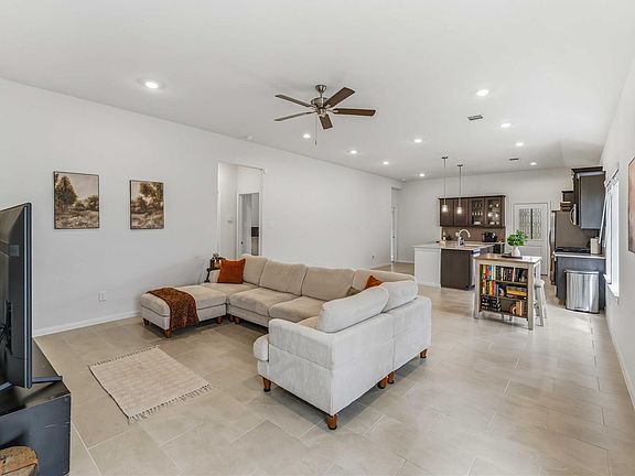 4th image of 7954 Cypress Country Dr