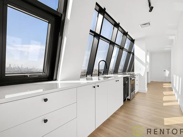 60 Cedar St #18A — Photo 7