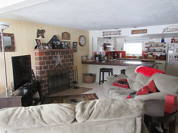 2nd image of 25 Kuester Lk
