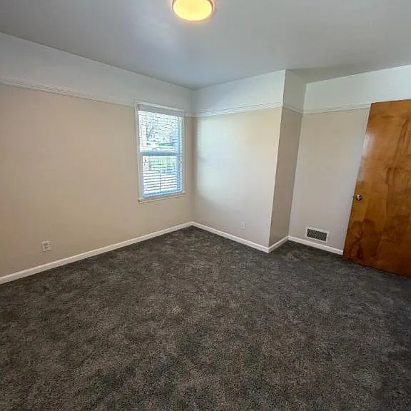 721 Robins Ave — Photo 11