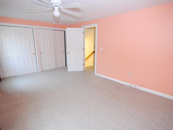 3rd image of 9 Albury Stone Cir #U-221