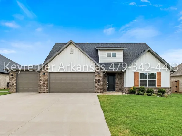 311 Pennington Ave, Prairie Grove, AR 72753