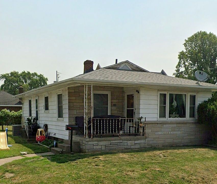 Front/ side yard 