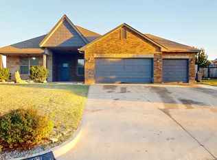 1722 Robin Dr, Woodward, OK 73801