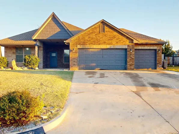 1722 Robin Dr, Woodward, OK 73801