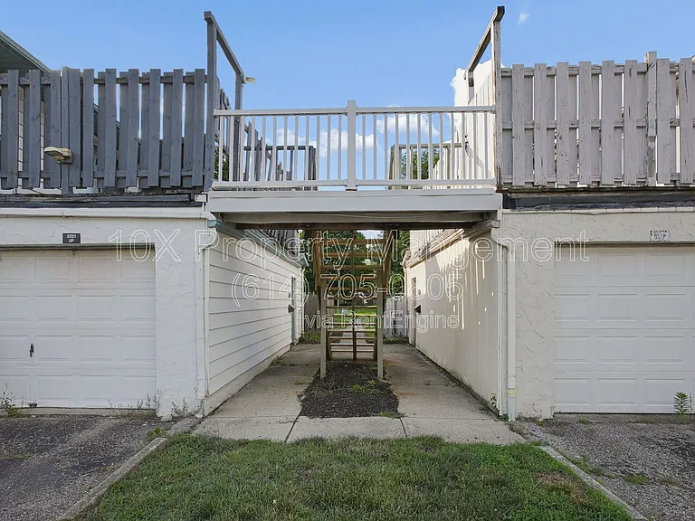 2523 Burgandy Ln — Photo 20