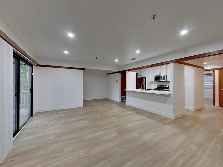 Riverwood Apartments — Photo 92