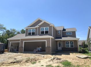 1311 Garwood Dr, Mahomet, IL 61853