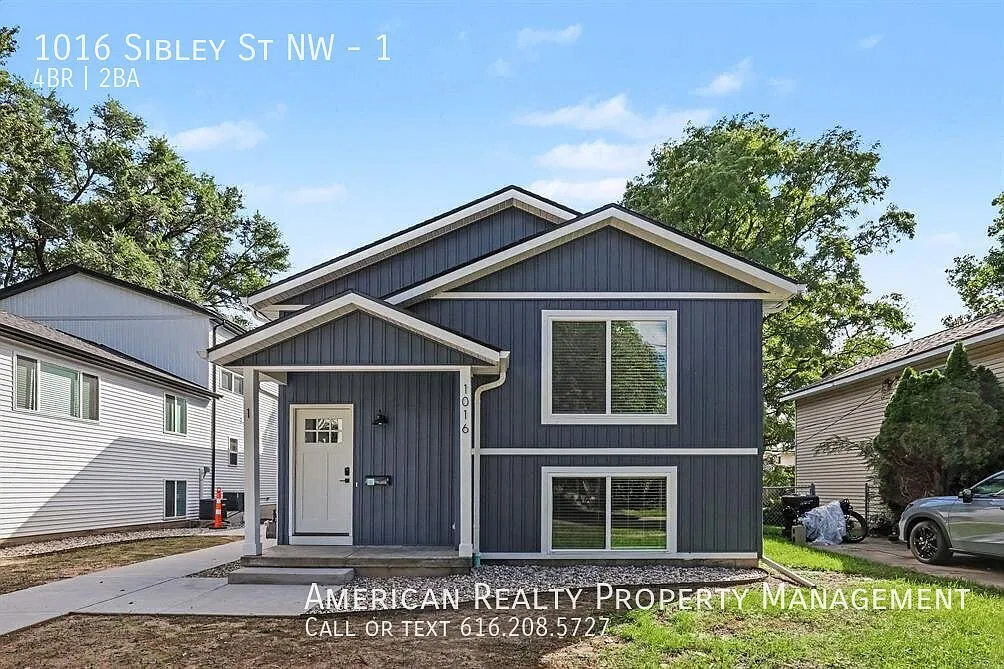 1016 Sibley St NW — Photo 1