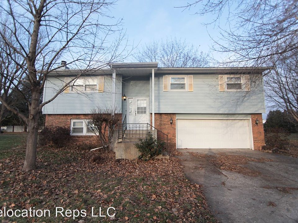 1st image of 823 Meadowlawn Dr