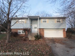 823 Meadowlawn Dr, Geneseo, IL 61254