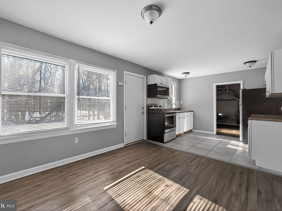 1st image of 17 Bonnie Ln