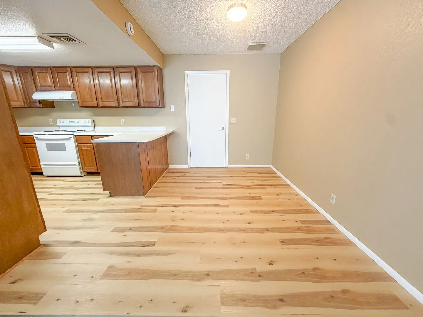 Apartment Complex Tri-Plex -Cottonwood — Photo 4