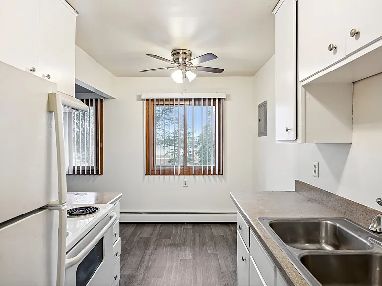 Unity View Apartments - 476 75th Ave NE — Photo 10