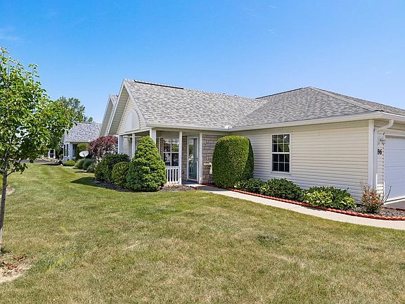 2nd image of 686 Villa Dr