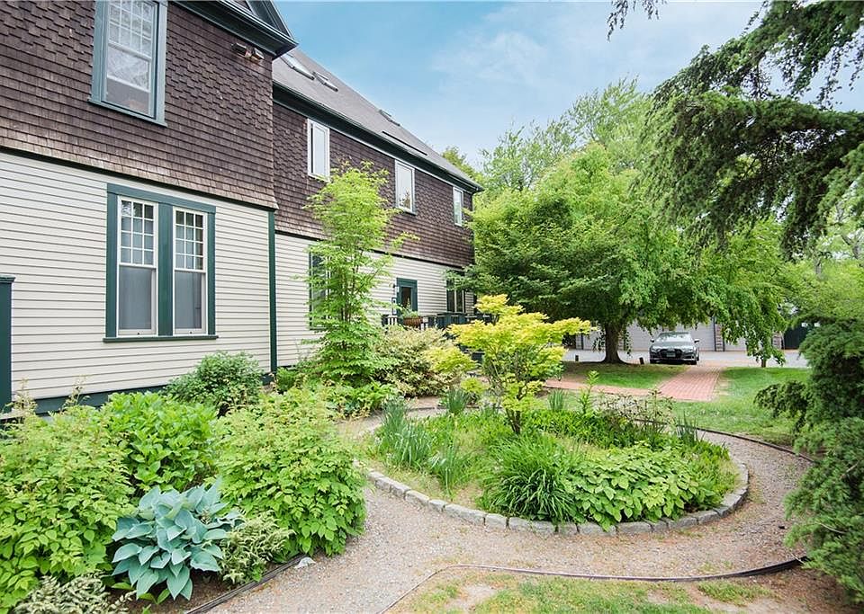 Pinard Cottage Condominiums 158 Narragansett Ave Newport RI Zillow
