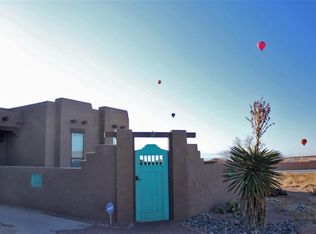 404 9th St NE, Rio Rancho, NM 87124