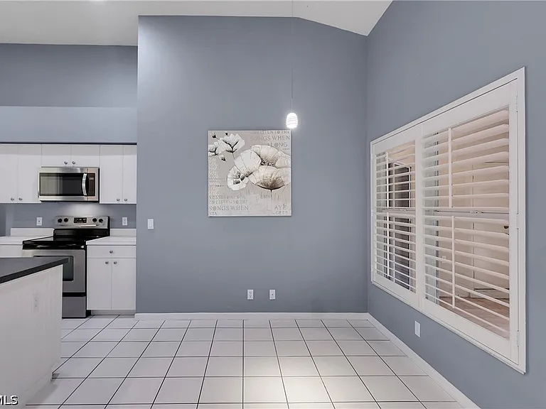 22203 Seashore Cir — Photo 21