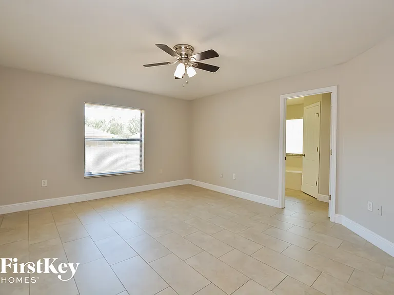 932 Fallbrooke Ave — Photo 8