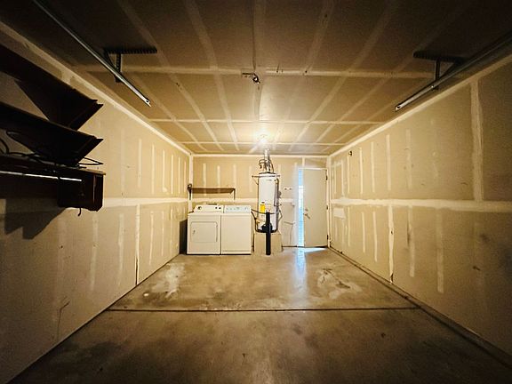 4th image of 120 Curry Dr APT 6