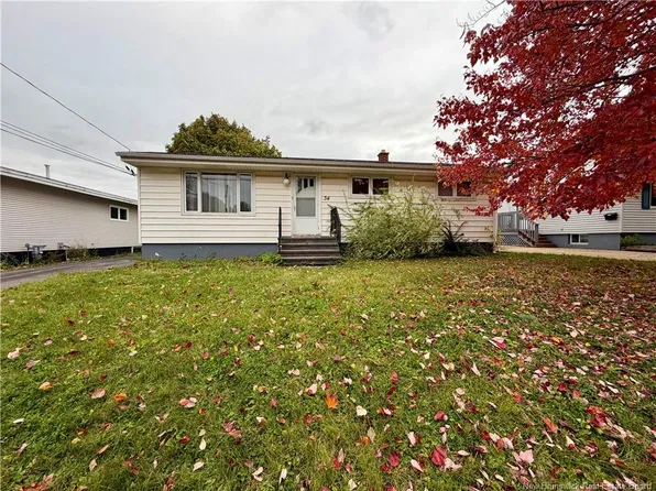 34 Hedgewood Dr, Moncton, NB E1E 2W3