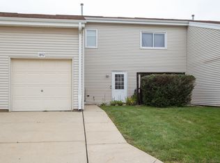 1892 Timber Ln, Glendale Heights, IL