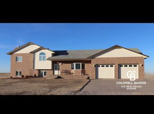 1455 N Shore Cir, Garden City, KS 67846