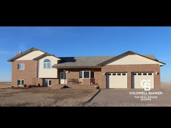 1455 N Shore Cir, Garden City, KS 67846