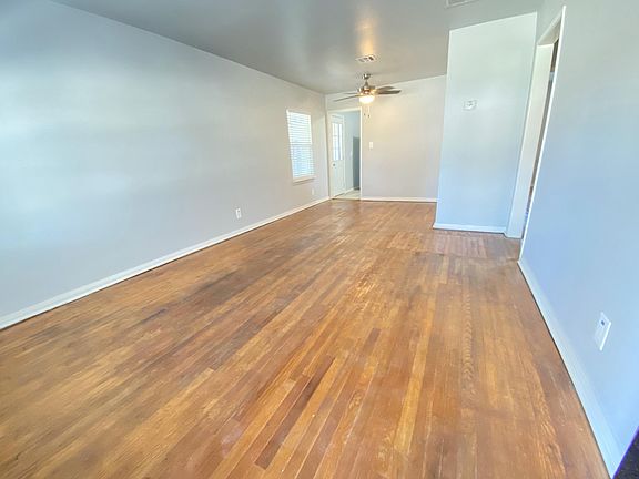 2nd image of 3917 Pine Ave