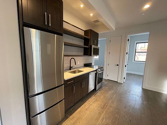 4th image of 644 Lorimer St #3G