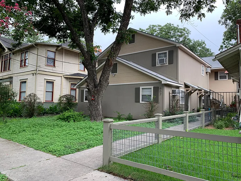 607 Barbe St #4 — Photo 1