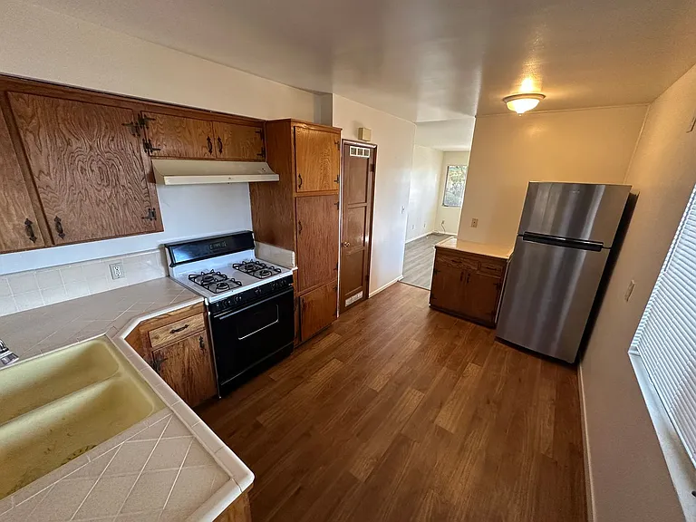 628 E Chapel St #A — Photo 12
