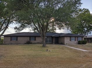 301 N Lancaster St, Moulton, TX 77975