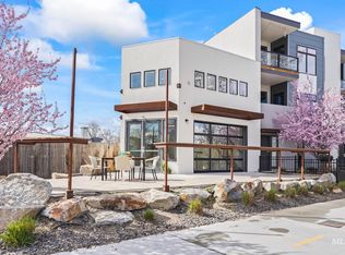 3472 N Prospect Ln, Garden City, ID 83714