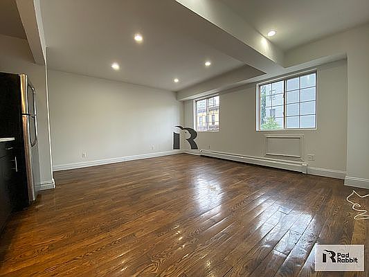 4th image of 328B Irving Ave #2B