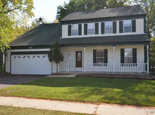 855 Burning Trl, Carol Stream, IL 60188