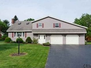 33 Olde Coach Rd, Glenville, NY 12302