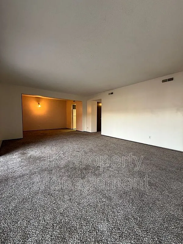 2 bed, 1.0 bath, 1008 sqft, $1,250 — Photo 4