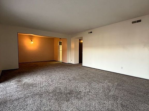4th image of 2300 14th Ave S APT 22