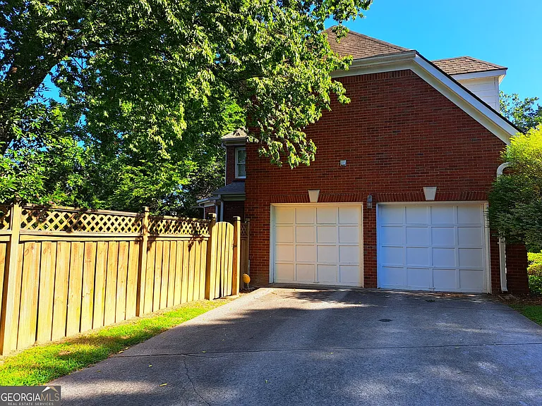 2242 Lenox Walk NE — Photo 76